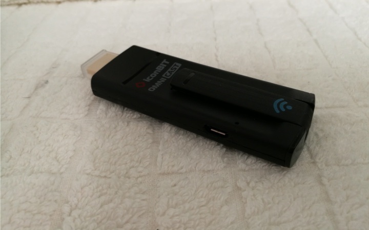 Review: iconBIT Toucan Omnicast, un completo dongle para hacer mirroring en el televisor