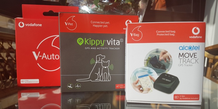 Review: V by Vodafone, el Internet de las Cosas llega a tu coche, tu maleta y tu mascota