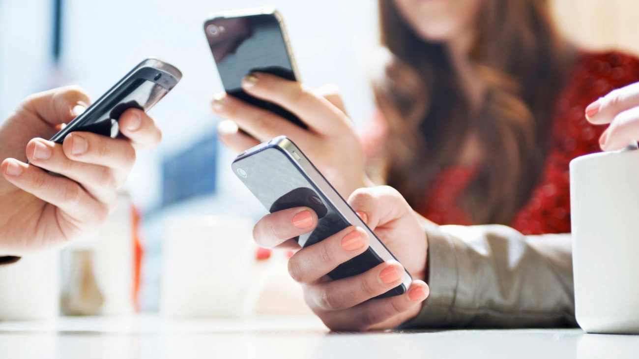 Bumble, la alternativa a Tinder en la que debe ser ella la que da el primer paso