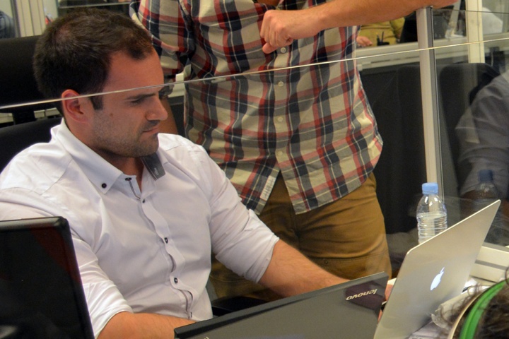 Entrevista a Luis Cappa de buguroo: "Cualquiera puede espiar una red WiFi abierta"