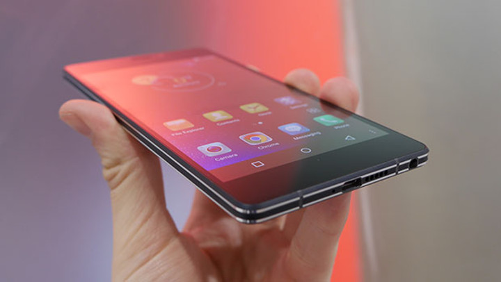 KAZAM Tornado 552L, el smartphone Android de gama alta de KAZAM