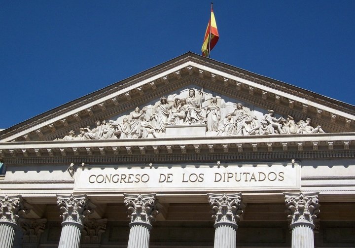 Si la Ley Mordaza se reforma, podrán multarte con 600.000 euros por un tweet