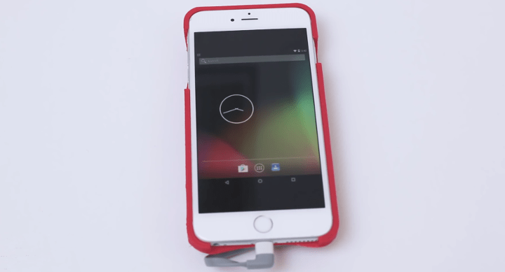 Crean una funda que permite ejecutar Android en un iPhone