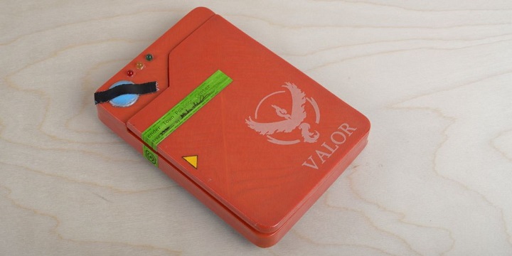 Convierte tu móvil en una Pokédex con batería externa