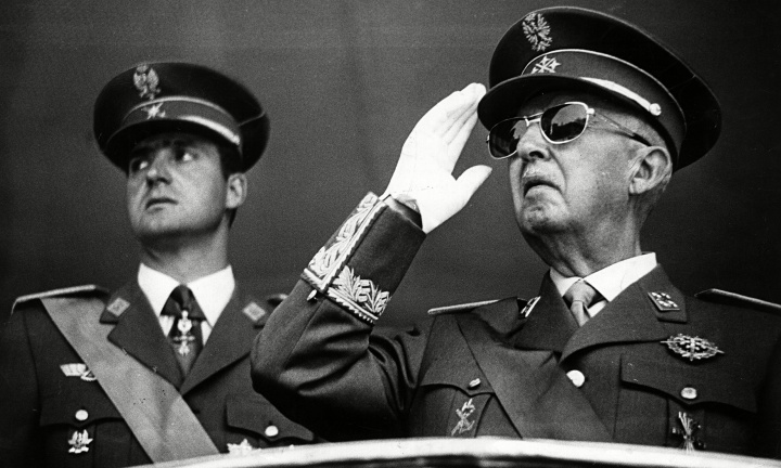 Google define a Franco como Ex Presidente del Gobierno de España