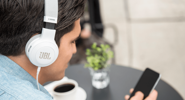 Harman presenta sus nuevos altavoces y auriculares
