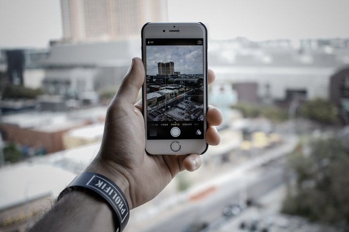 ¿Dónde se guardan las fotos en el iPhone?