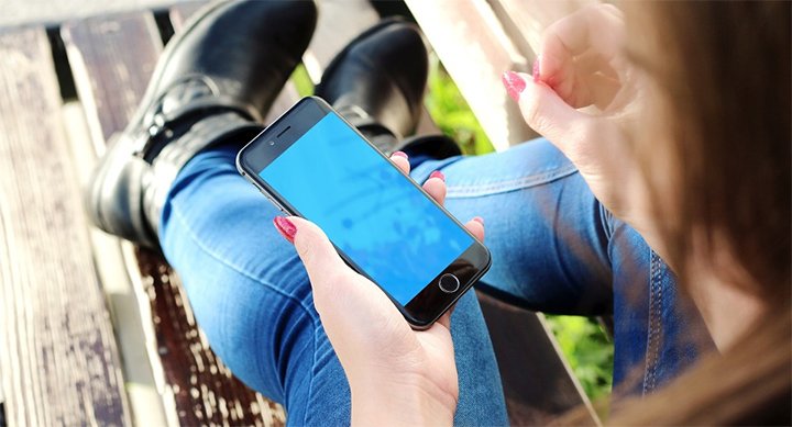 Un iPhone se derrite internamente tras estar expuesto al sol