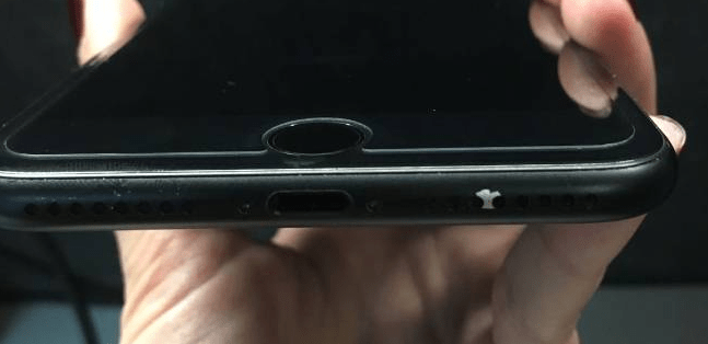 Imagen - Algunos iPhone 7 negro mate pierden su pintura, sin que Apple se haga cargo