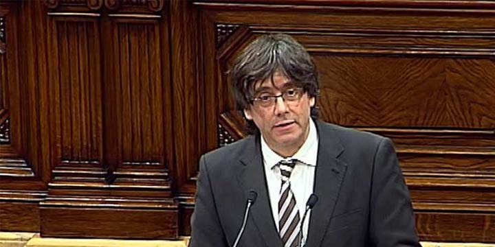 Los mejores memes de Puigdemont por la fallida declaración de independencia de Cataluña