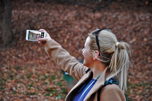 Imagen - Un selfie tomado junto a una mujer atropellada genera polémica en las redes sociales