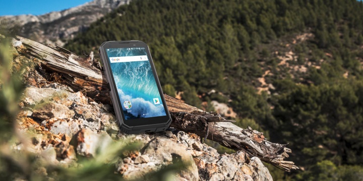 Blackview prepara un smartphone gaming rugerizado con lector de huellas en la pantalla