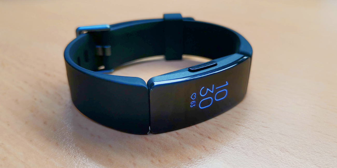 fitbit versa spotify hr