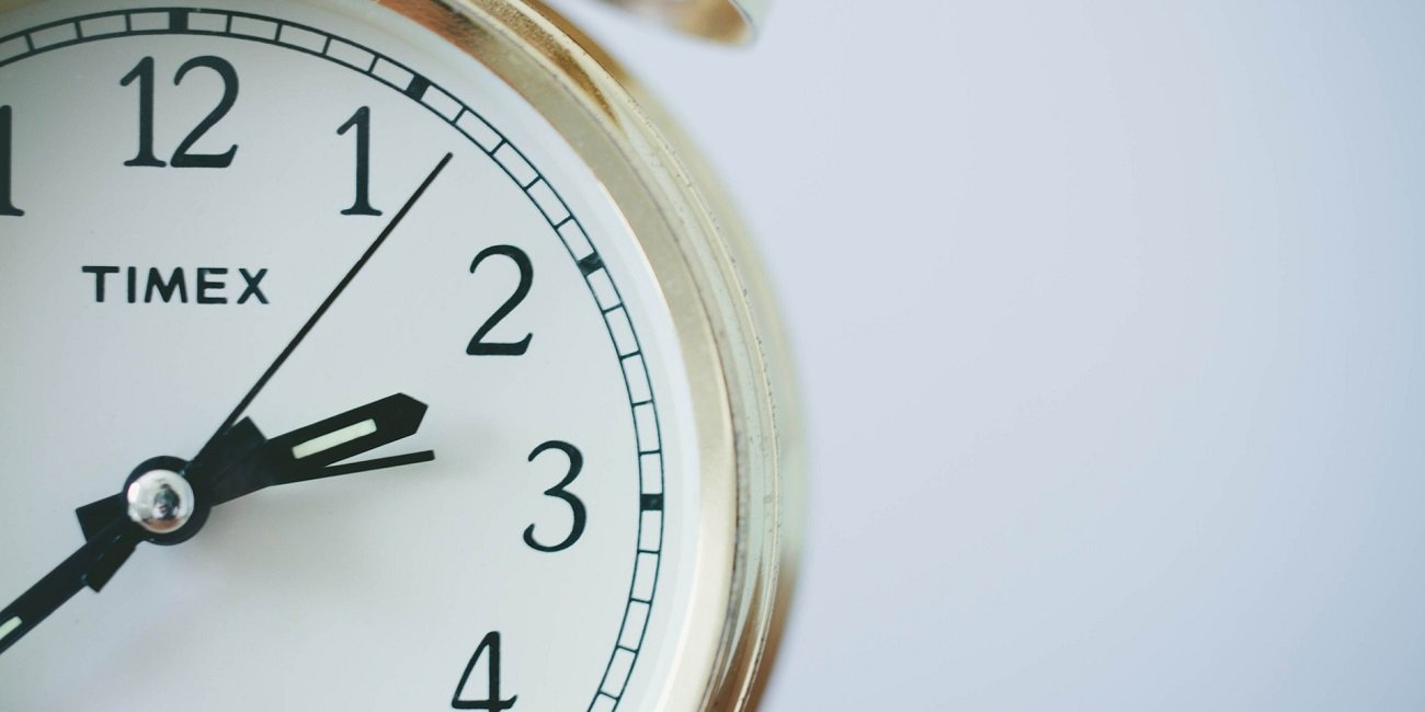 Cambia la hora automáticamente en el móvil y ordenador