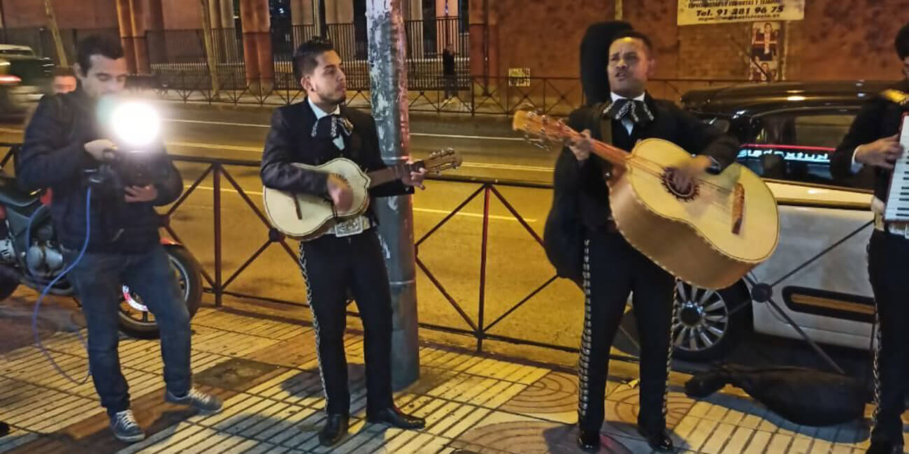 Forocoches lo vuelve a hacer: envían mariachis a la sede de Ciudadanos