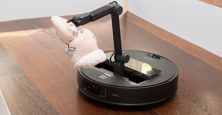 Imagen - Roborock Saros Z70: el sorprendente robot aspirador con brazo robótico
