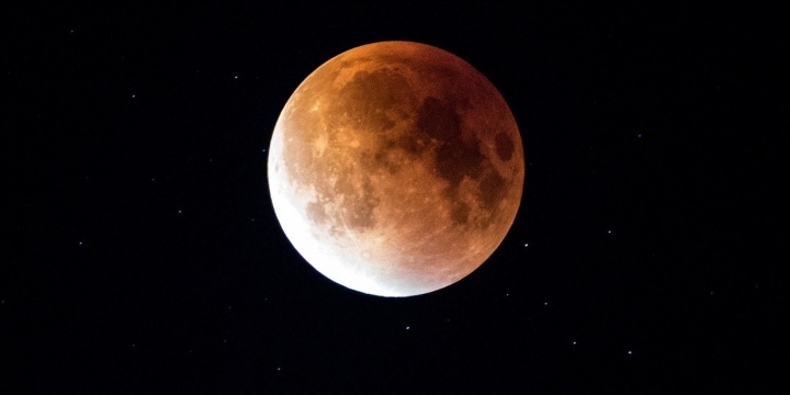 Cómo ver el eclipse lunar del 7 de agosto desde el móvil
