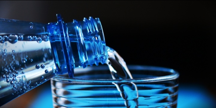 Un viral sobre las impurezas del agua Font Vella circula por WhatsApp