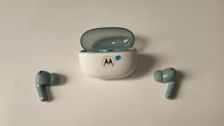 Review: Moto Buds 2, unos auriculares que son buenos en casi todo sin querer sobresalir en nada