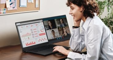 La revolución llega a las aulas: portátiles ligeros, inteligentes y baterías interminables