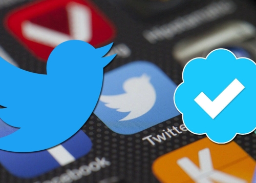 Caos en Twitter: bloqueó las cuentas verificadas por una estafa de criptomonedas