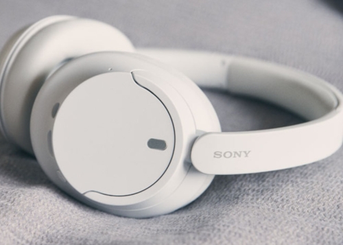Así son los últimos auriculares de diadema de Sony: cancelación activa de ruido y 50 horas de batería