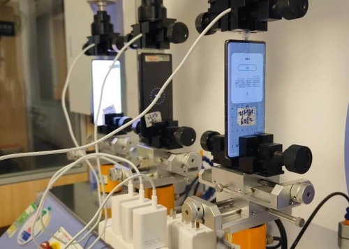 Así se fabrican los móviles de Vivo: visitamos una línea de producción y su laboratorio