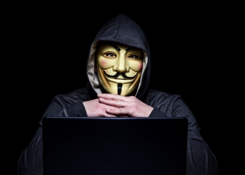 ¡Cuidado si has comprado en Amazon España! Este hacker afirma que ha robado tus datos personales