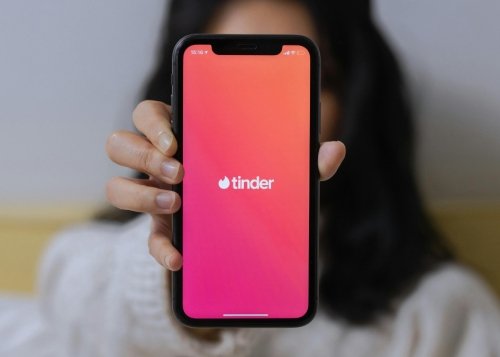 ¿Podía Tinder ser más tóxico? Ahora te permite filtrar usuarios por su altura (pero solo si pagas)