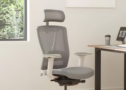 Silla BS14 y mesa E7 Plus de FlexiSpot: comodidad y tecnología pueden ir de la mano