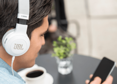 Harman presenta sus nuevos altavoces y auriculares