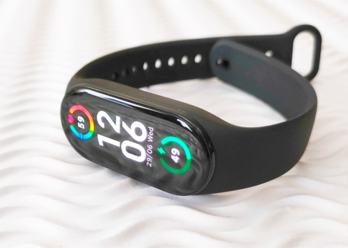 Review: Xiaomi Band 7, mejor pantalla y precio mayor en la reina de las pulseras fitness