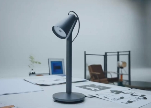La última idea loquísima de Xiaomi es una lámpara de escritorio que te acaricia o se enfada contigo