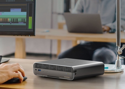 Pequeño, all flash y con Thunderbolt 4: QNAP TBS-h574TX, el NAS perfecto para producción audiovisual