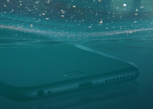 ¿Cuánto dura el iPhone en el agua?