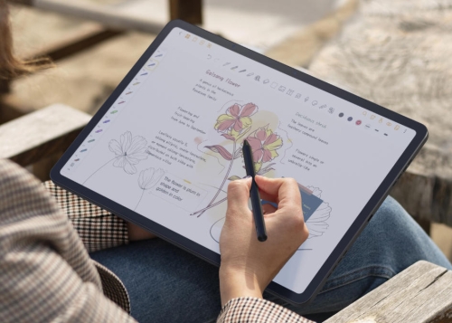 TCL 50 NxtPaper y NxtPaper 14: la pantalla de los últimos móviles y tablet de TCL es casi como leer en papel