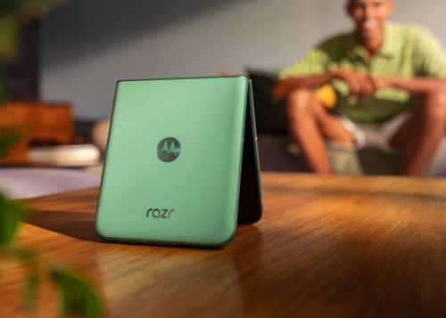 Motorola Razr 60: el plegable de Motorola se renueva por dentro y por fuera manteniendo un precio muy bajo
