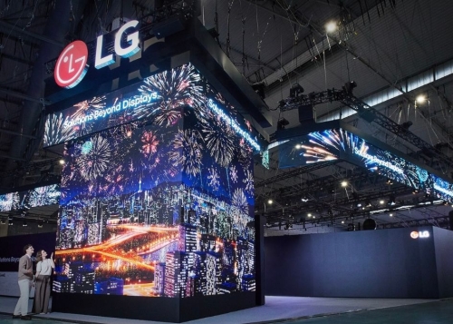 LG lleva refuerza sus pantallas B2B: así ayuda a comercios, empresas y espacios públicos a modernizarse