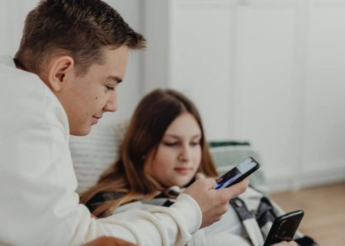 Compartir archivos entre iPhone y móviles Samsung será más sencillo: llega AirDrop a Android