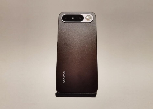 Review: Realme 16 5G, un móvil bonito, con buena batería y un curioso espejo para los selfies