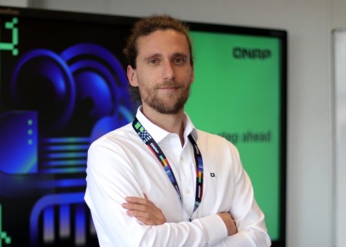 "Con QNAP no se necesita un centro de datos para tener IA soberana en las empresas": entrevista a Adrián Groba