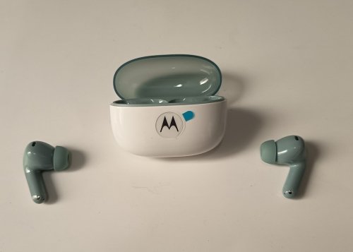 Review: Moto Buds 2, unos auriculares que son buenos en casi todo sin querer sobresalir en nada