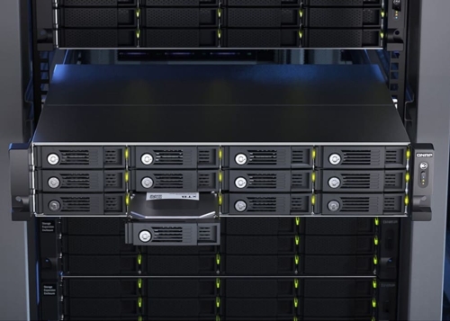 ¿Falta de espacio? Las nuevas unidades JBOD USB4 de QNAP para sobremesa y rack ofrecen hasta 12 bahías