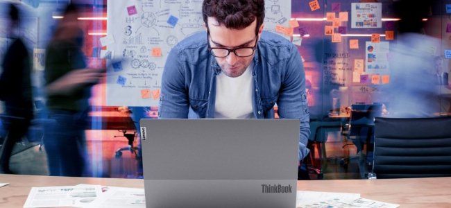 Al hablar de Lenovo, pensamos en PCs. Detrás hay un gigante en IA con infraestructuras, soluciones y servicios