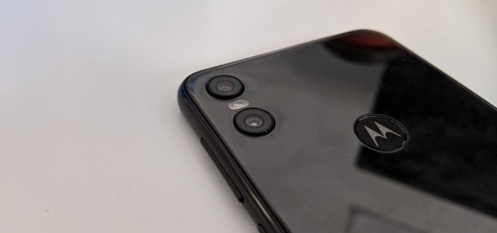 Imagen - Review: Motorola One, buen diseño y Android One para la gama media