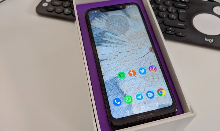 Imagen - Review: Motorola One, buen diseño y Android One para la gama media