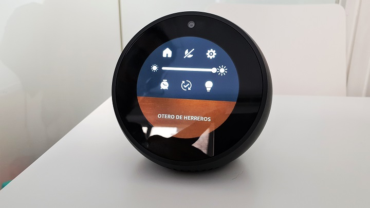 Imagen - Review: Amazon Echo Spot, el tándem de asistente virtual con pantalla que funciona