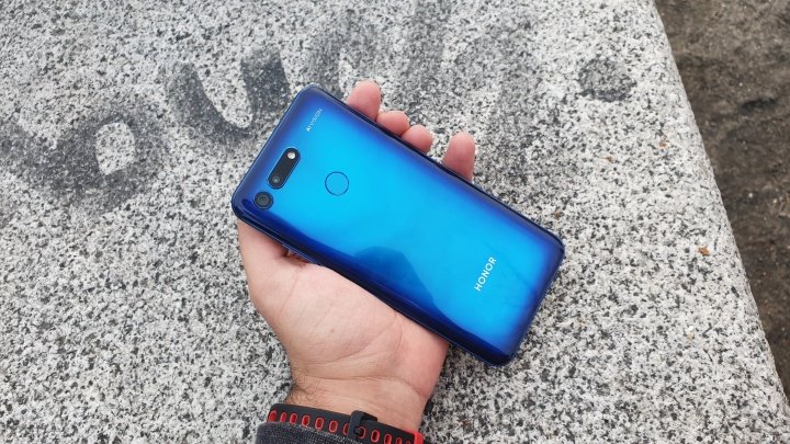 Imagen - Review: Honor View 20, fotos de 48 megapíxeles y cámara selfie incrustada en pantalla