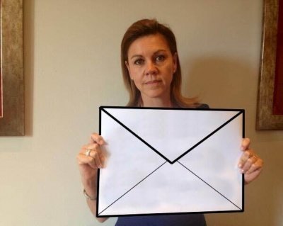 Imagen - Cospedal se convierte en Trending Topic con su cartel en blanco