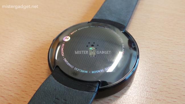 Imagen - As&iacute; es la estaci&oacute;n de carga inal&aacute;mbrica del Moto 360